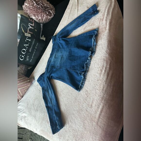 Off The Shoulder Denim Top - Picture 6 of 8